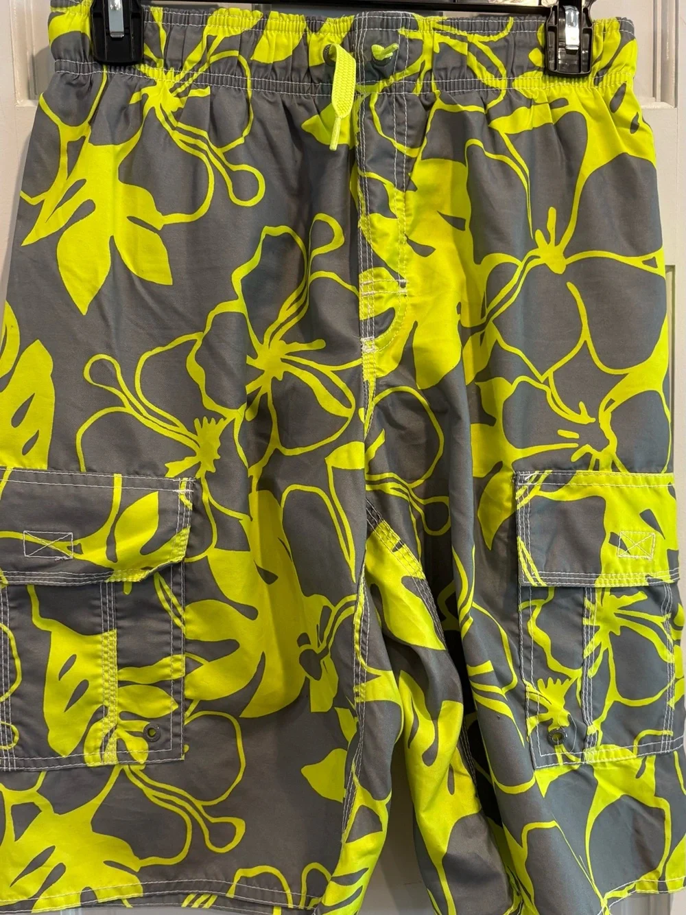 Boys Gray & Neon Yellow Floral Cargo Swim Trunks. Size XL (14-16)